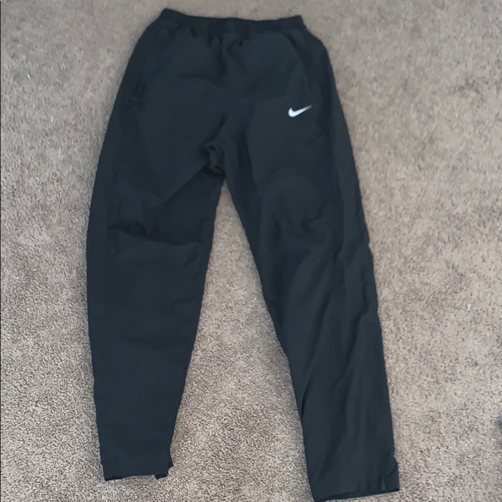 NIKE DRI-FIT WINDBREAKER SWEATPANTS